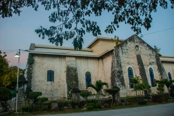 我们的夫人在 Oslob 的纯洁的概念天主教教堂在 Sebu, 菲律宾 — 图库照片