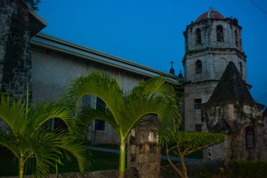 Meryem Immaculate Conception Katolik Kilisesi'nin Oslob Sebu, Filipinler