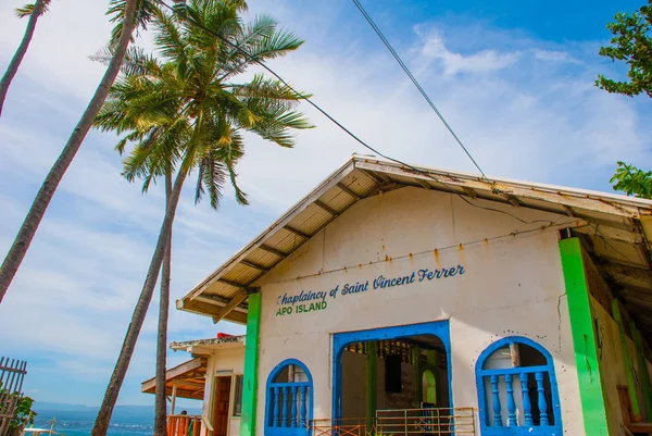 De gebruikelijke lokale vakantiehuis in Apo island, Filippijnen — Stockfoto