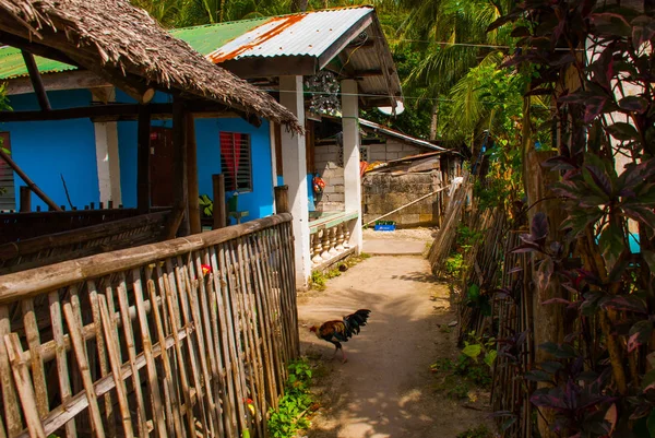 A szokásos helyi vidéki ház az Apo-sziget, Fülöp-szigetek — Stock Fotó