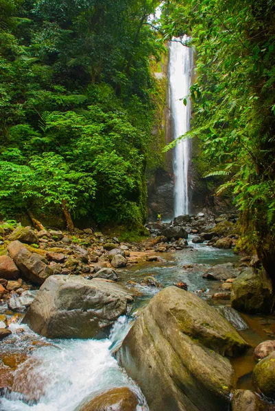 Casaroro waterval, Filippijnen. Valencia, eiland Negros. — Stockfoto