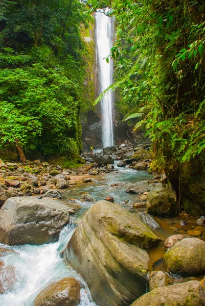 Casaroro waterval, Filippijnen. Valencia, eiland Negros. — Stockfoto