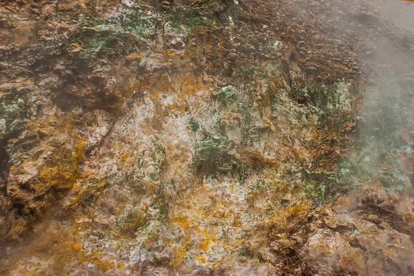 石と石でストリームの白のペア。フィリピン、ネグロス島. — ストック写真