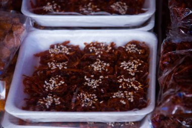 Türkiye yerel piyasada satan tatlılar.