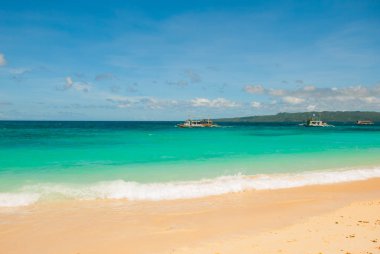 Güzel tropikal plaj temiz kum ve açık deniz. Boracay, Filipinler