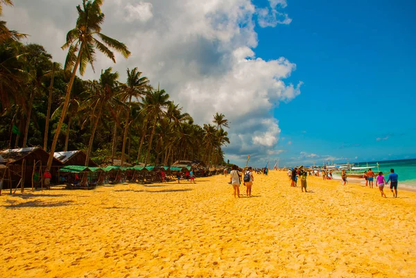 美丽的热带海滩清洁砂和明确海景。长滩岛，菲律宾 — 图库照片