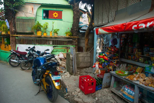 오토바이 고가 음식. 집과 사람들의 생활 지역 지역입니다. 보라 카이, 필리핀 — 스톡 사진