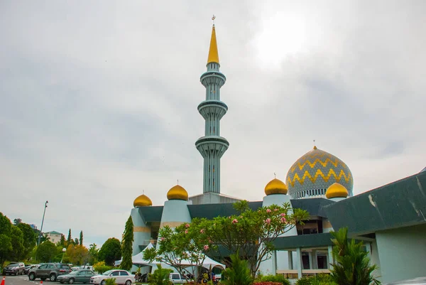 Masjid Negeri Sabah la mosquée d'état de Sabah, Malaisie. Kota Kinabalu — Photo