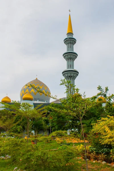 Masjid Negeri Sabah a mesquita estatal de Sabah, Malásia. Kota Kinabalu — Fotografia de Stock