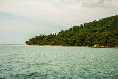 Tekne görünümünden Adaları. Sabah, Malezya.