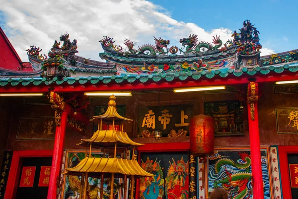 Templo Chino en Chinatown. Kuching, Sarawak. Malasia. Borneo. — Foto de Stock