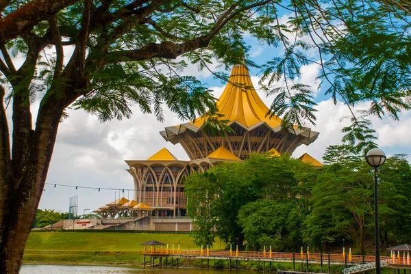 Dewan Undangan Negeri Sarawak. Sarawak State Legislative Assembly in Kuching, Sarawak, Malaysia. — Stok fotoğraf