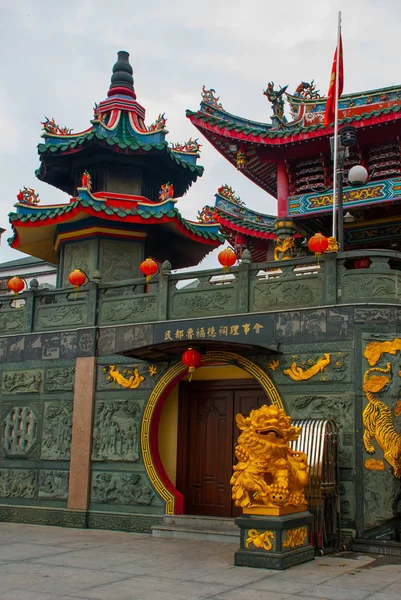 Templo chinês de Tua Pek Kong. Bintulu city, Bornéu, Sarawak, Malásia — Fotografia de Stock