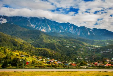 Köy, dağ Bayır, Mount Kinabalu görüntüleyin. Sabah, Borneo, Malezya