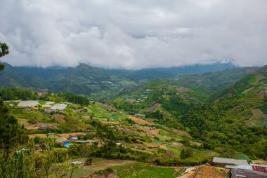 Köy, dağ Bayır, Mount Kinabalu görüntüleyin. Sabah, Borneo, Malezya