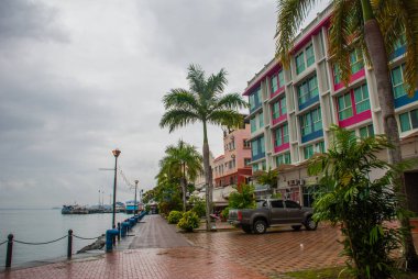 Central promenade, manzaralı. Sandakan şehir, Borneo, Sabah, Malezya