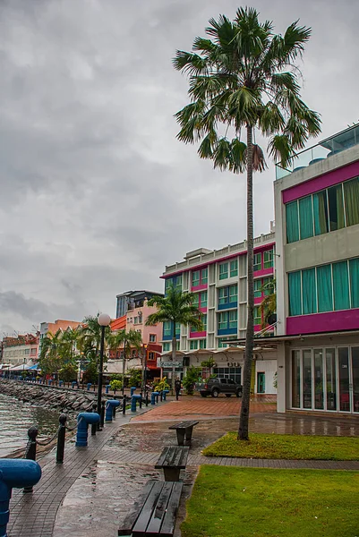 Central promenade tájkép. Sandakan city, Borneo, Sabah, Malajzia — Stock Fotó