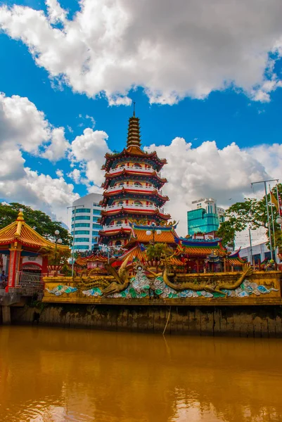 Tua Pek Kong Temple o belo templo chinês da cidade de Sibu, Sarawak, Malásia, Bornéu — Fotografia de Stock