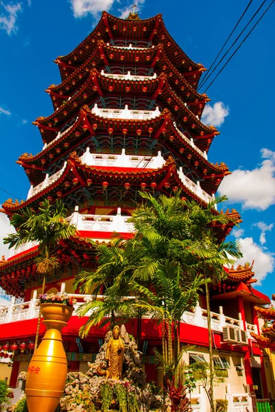 Tua Pek Kong Temple o belo templo chinês da cidade de Sibu Sarawak, Malásia, Bornéu — Fotografia de Stock