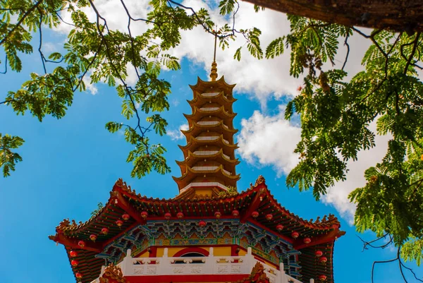 Tua Pek Kong Temple o belo templo chinês da cidade de Sibu Sarawak, Malásia, Bornéu — Fotografia de Stock