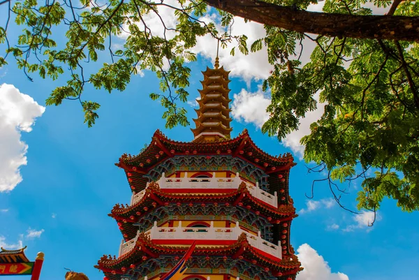 투 아 펙 콩 사원 시 부 도시의 아름 다운 중국 사원, 말레이시아, 보르네오 — 스톡 사진