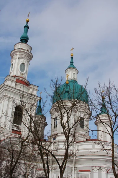 Kathedraal van de grote martelaar Catherine. Kingisepp. De orthodoxe kerk in Rusland — Stockfoto