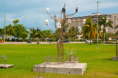 Modern heykel parkta. Olağandışı anıtlar Cancun yakınındaki. Meksika