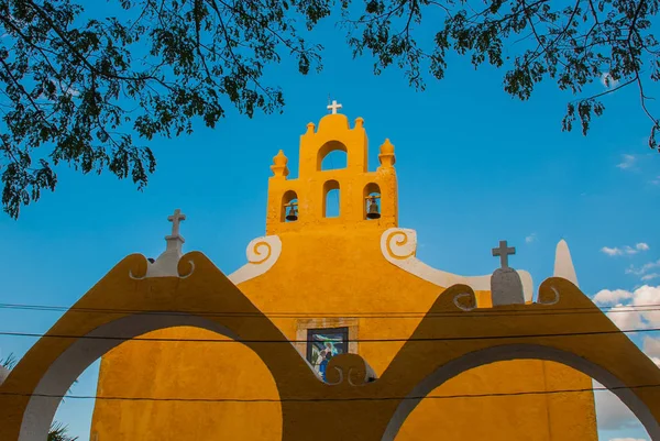 墨西哥的布尔戈斯圣安妮教堂, 墨西哥尤卡坦半岛. — 图库照片
