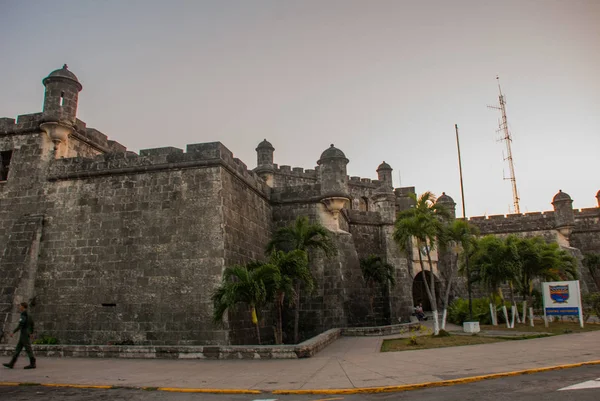 Fortaleza de La Real Fuerza por la noche. Castillo de la Real Fuerza - Habana Vieja, Cuba — Foto de Stock