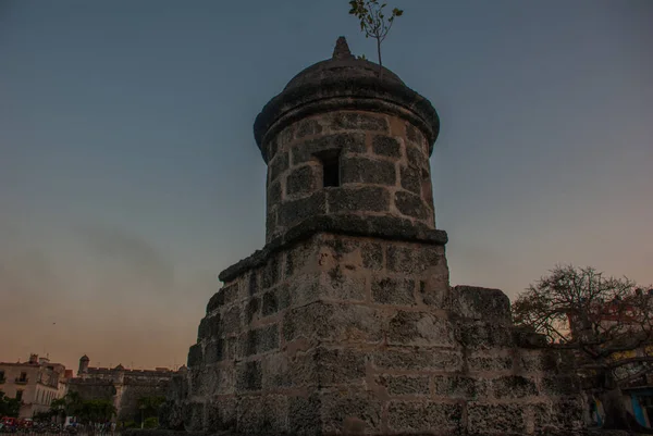 Fortaleza de La Real Fuerza à noite. Castillo de la Real Fuerza - Havana Velha, Cuba — Fotografia de Stock