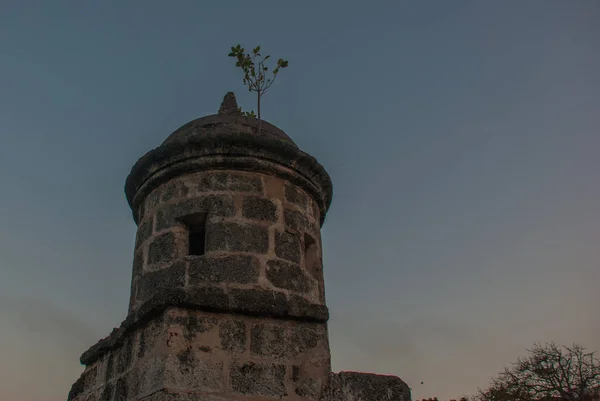 Fortaleza de La Real Fuerza à noite. Castillo de la Real Fuerza - Havana Velha, Cuba — Fotografia de Stock