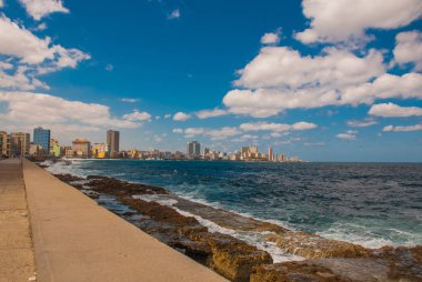 Malecón mesire şehre görüntüleyin. Küba. Havana.