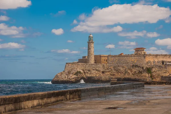 The Castillo Del Morro lighthouse in Havana. The old fortress Cuba — Stock Photo, Image