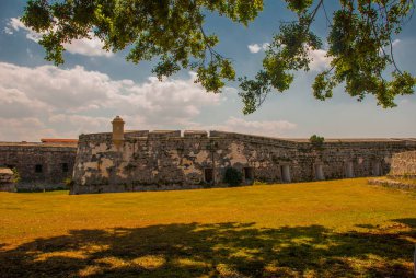 Fortaleza de San Carlos de La Cabana, Fort Saint Charles giriş. Havana. Küba'da eski kale
