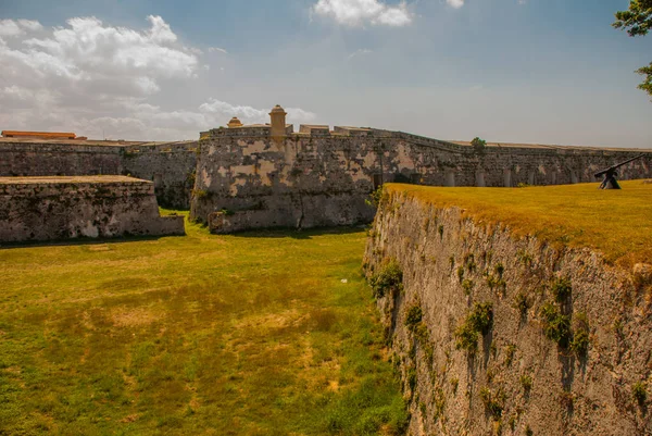 Fortaleza de San Carlos de La Cabana, entrée Fort de Saint Charles. La Havane. Ancienne forteresse à Cuba — Photo