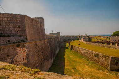Fortaleza de San Carlos de La Cabana, Fort Saint Charles giriş. Havana. Küba'da eski kale