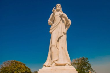 Havana İsa'nın bir heykelin Havana, Küba'da bay bakan Jilma Madera olduğunu.