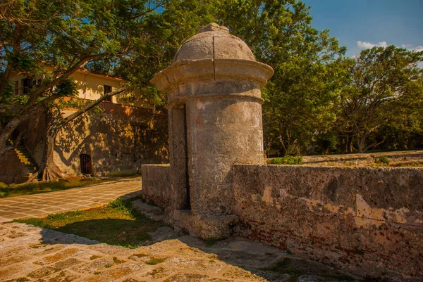 Fortaleza de San Carlos de La Cabaña, Fort Saint Charles vchod. Havana. Stará pevnost v Kubě — Stock fotografie