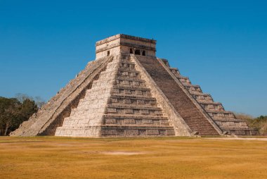 Anicent Maya Maya piramit El Castillo Tüylü yılan Chichen Itza, Meksika