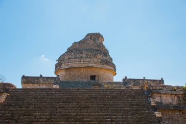 Chichen Itza gözlemevinde. Meksika