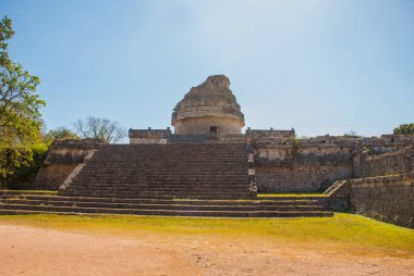 Chichen Itza gözlemevinde. Meksika