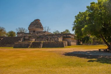 Chichen Itza gözlemevinde. Meksika