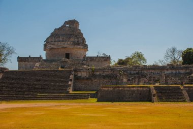 Chichen Itza gözlemevinde. Meksika