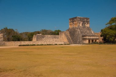 Antik Maya şehir. Harap binalar ve piramitler. Chichen Itza, Meksika. Yucatan