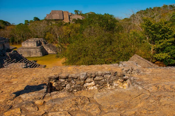 Ruínas majestosas em Ek Balam. Ek Balam é um sítio arqueológico de Yucatec Maya dentro do município de Temozon, Yucatan, México . — Fotografia de Stock