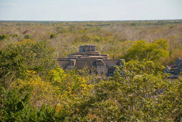 Ek Balam görkemli harabelerde. Ek Balam bir Yucatec Maya arkeolojik Temozon, Yucatan, Meksika Belediyesi içinde sitesidir. — Stok fotoğraf