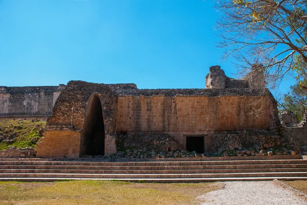 Ruiny Uxmal, starověký Maya. Jedním z nejdůležitějších archeologických lokalit mayské kultury. Yucatán, Mexiko — Stock fotografie
