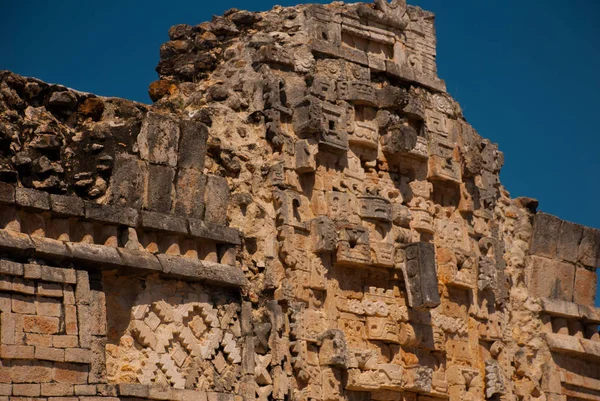 Starověké mayské kresby na kameni. Fragment. Yucatan, Mexico.Uxmal — Stock fotografie