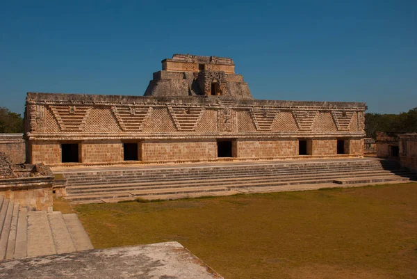 Uxmal, bir Antik Maya kalıntıları. Maya kültürünün en önemli arkeolojik sitelerinden birini. Yucatan, Meksika — Stok fotoğraf