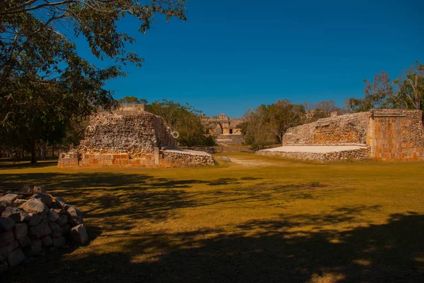 Ruiny miasta Uxmal, starożytnych Majów. Jednym z najważniejszych stanowisk archeologicznych kultury Majów. Yucatan, Meksyk — Zdjęcie stockowe